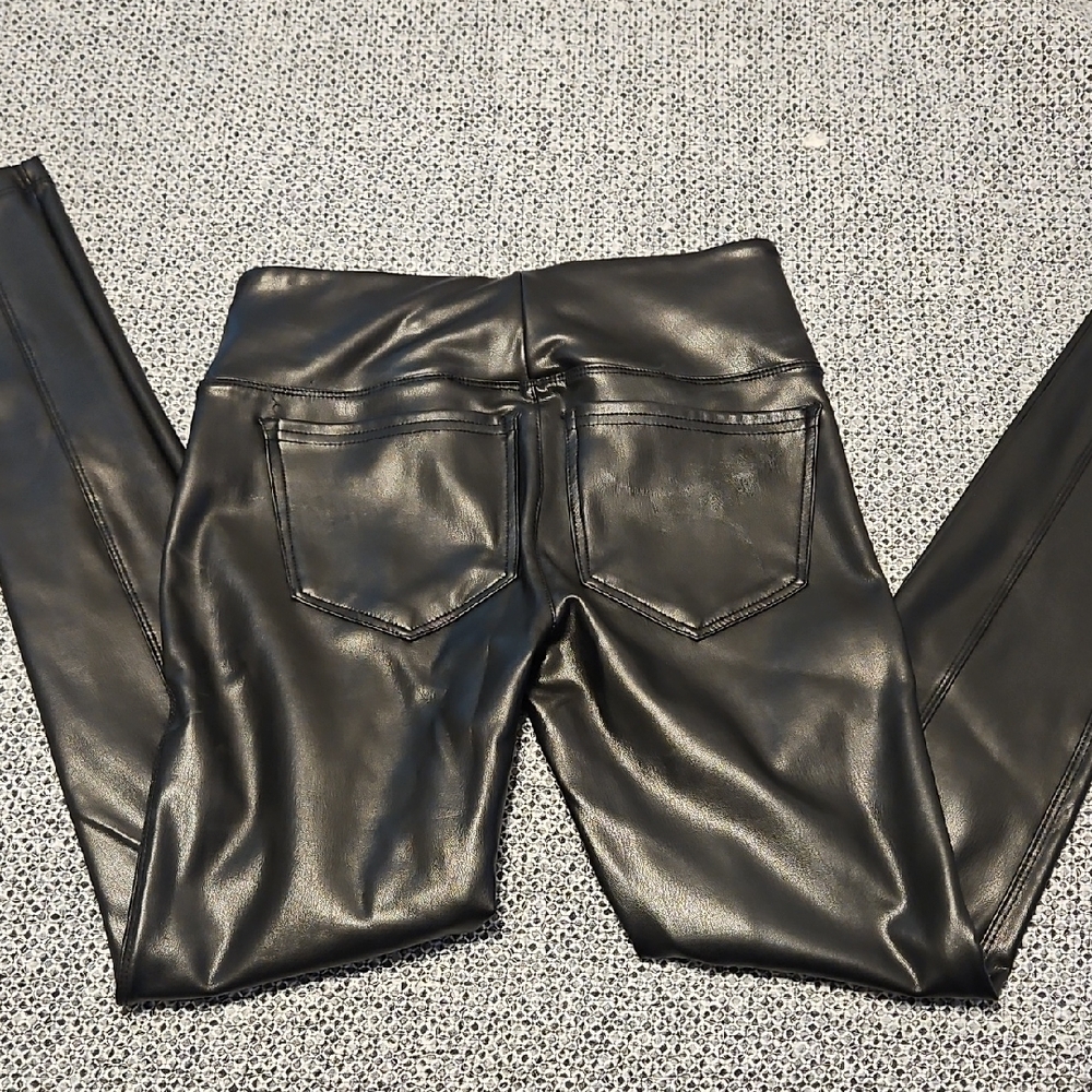 SO Black Faux Leather Leggings - Picture 3 of 6